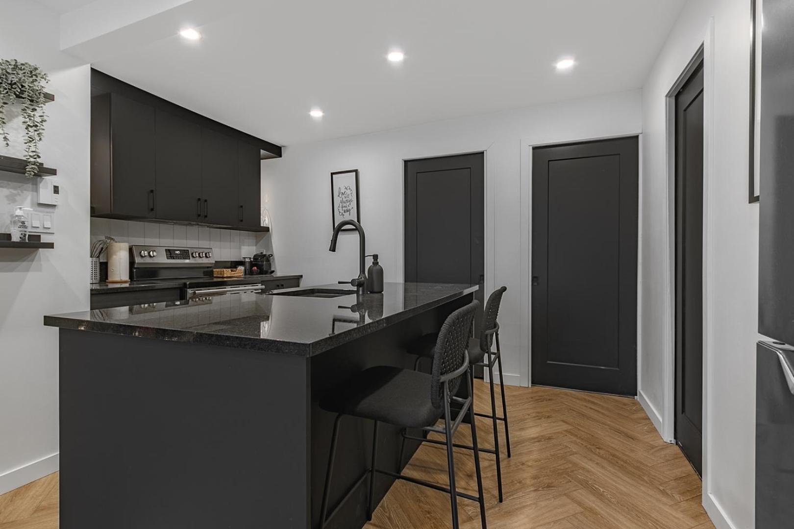Les Appartements Du 300 Québec Esterno foto